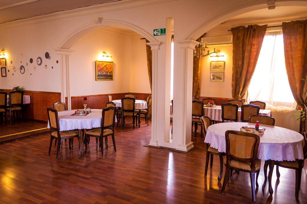 Ugostiteljski Objekat Karibo Otel Sombor Dış mekan fotoğraf